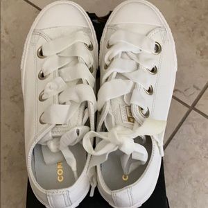 Converse Ribbon sneakers ( brand new)